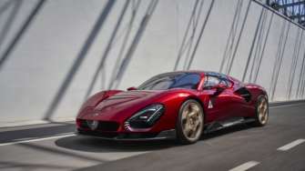 Фото: Alfa Romeo Настоящий передвижной шедевр: Alfa Romeo представила лимитированный суперкар 33 Stradale