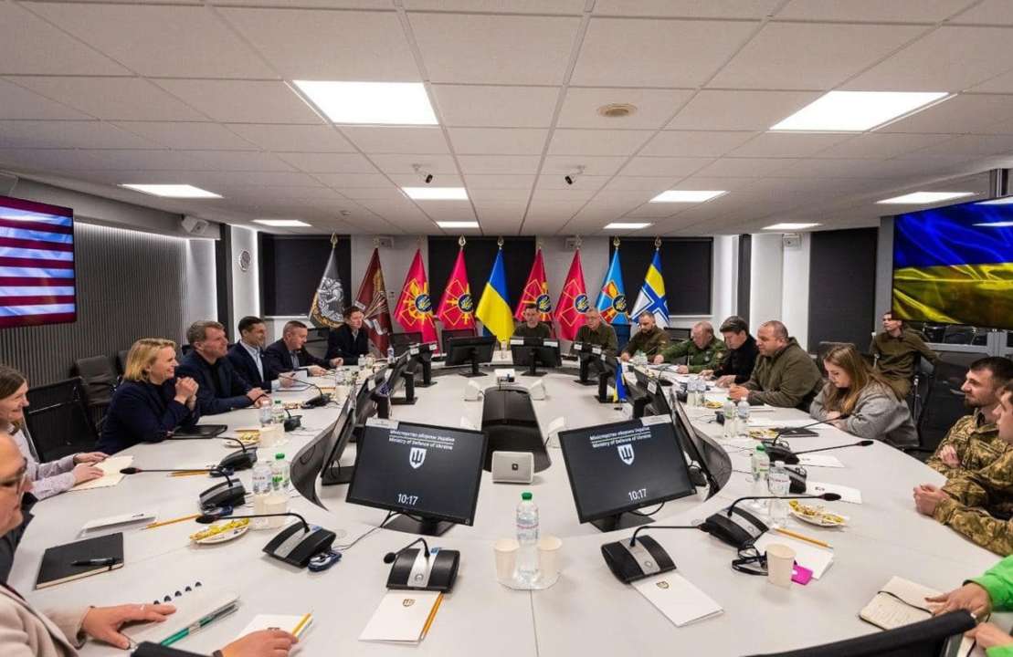 Зустріч Умєрова з американською делегацією у Києві 14 грудня. Фото: Міноборони України умєров фото