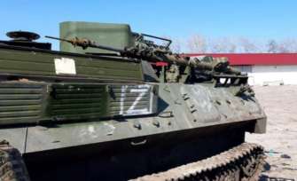 В Ірпені окупанти їздили на танках дівчатами та жінками/Фото: Генштаб ЗСУ В Ірпені окупанти їздили на танках дівчатами та жінками