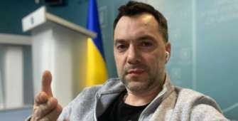 Арестович объяснил, какую роль играет Белорусь в войне рф против Украины. Фото: Скриншот обращения Беларусь в войне против Украины