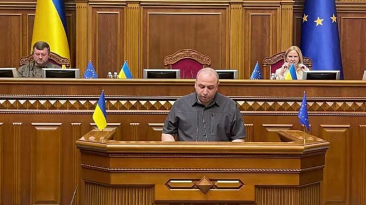 Умєров анонсував введення електронного військового квитка та цифровізацію ВЛК