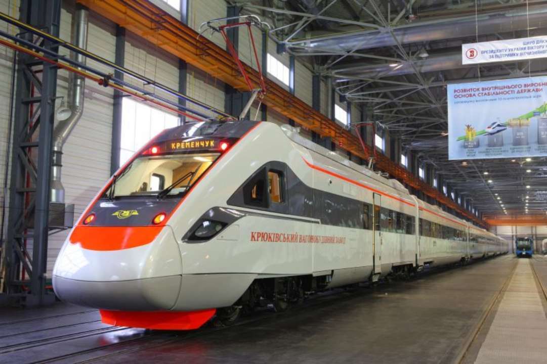 "Укрзализныця" показала новые вагоны от Крюковского завода. Фото