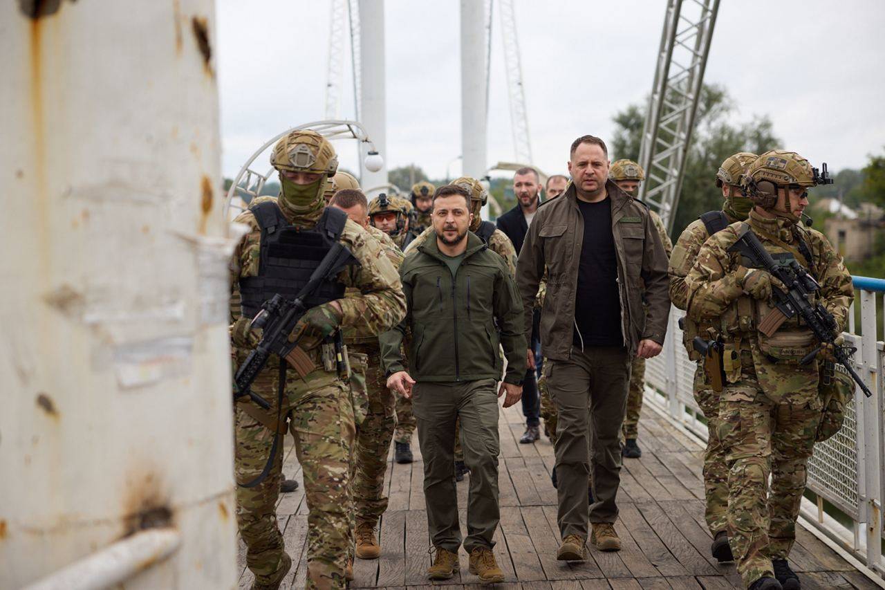 Зеленський відвідав Ізюм/Фото: Володимир Зеленський Зеленський відвідав Ізюм/Фото: Володимир Зеленський