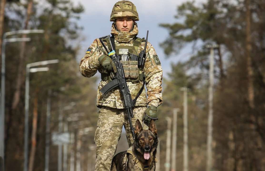 Прикордонники викрили злочинну схему/Фото: ДПСУ Заробили на зраді мільйон доларів: зловмисники допомагали ухилянтам переправлятися за кордон