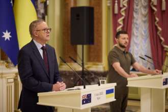Австралія додатково передасть Україні понад 30 одиниць бронетехніки/Фото: Офіс президента Президент України та прем'єр-міністр Австралії
