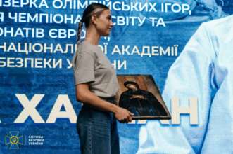 Олімпійська чемпіонка з фехтування на шаблях продемонструвала на світовій спортивній арені головний український меседж – жодних рукостискань із росіянами Олімпійська чемпіонка з фехтування на шаблях продемонструвала на світовій спортивній арені головний український меседж – жодних рукостискань із росіянами