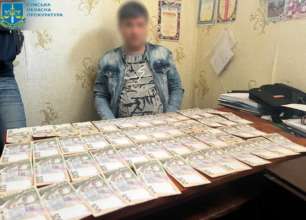 За хабарі вирішував питання про вступ та навчання військовозобов’язаних У Сумах викладач навчального центру за хабарі влаштовував військовозобов'язаних на навчання