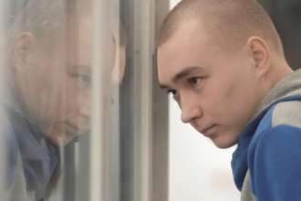 У Києві оголосили вирок за воєнні злочини першому російському військовому/Фото: Christopher Furlong/Getty Images Суд виніс вирок за воєнні злочини першому російському військовому