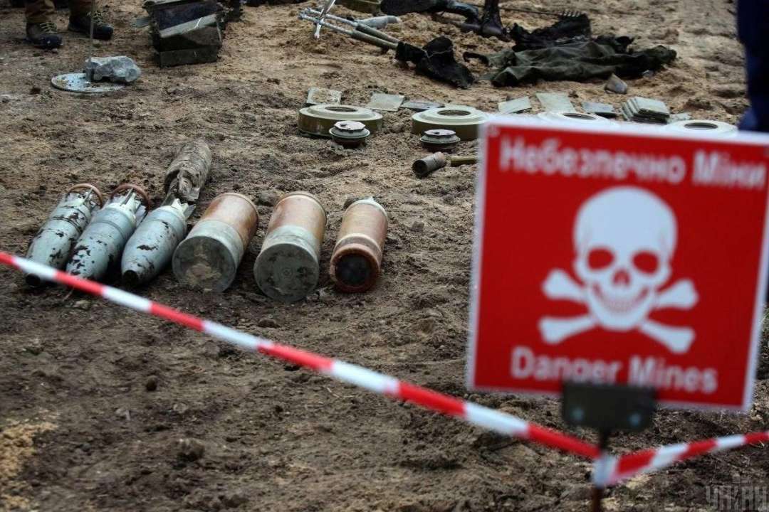У МОУ вказали на 3 найбільш забруднені вибухівкою регіони країни / Фото: КМДА У МОУ вказали на 3 найбільш забруднені вибухівкою регіони країни / Фото: КМДА