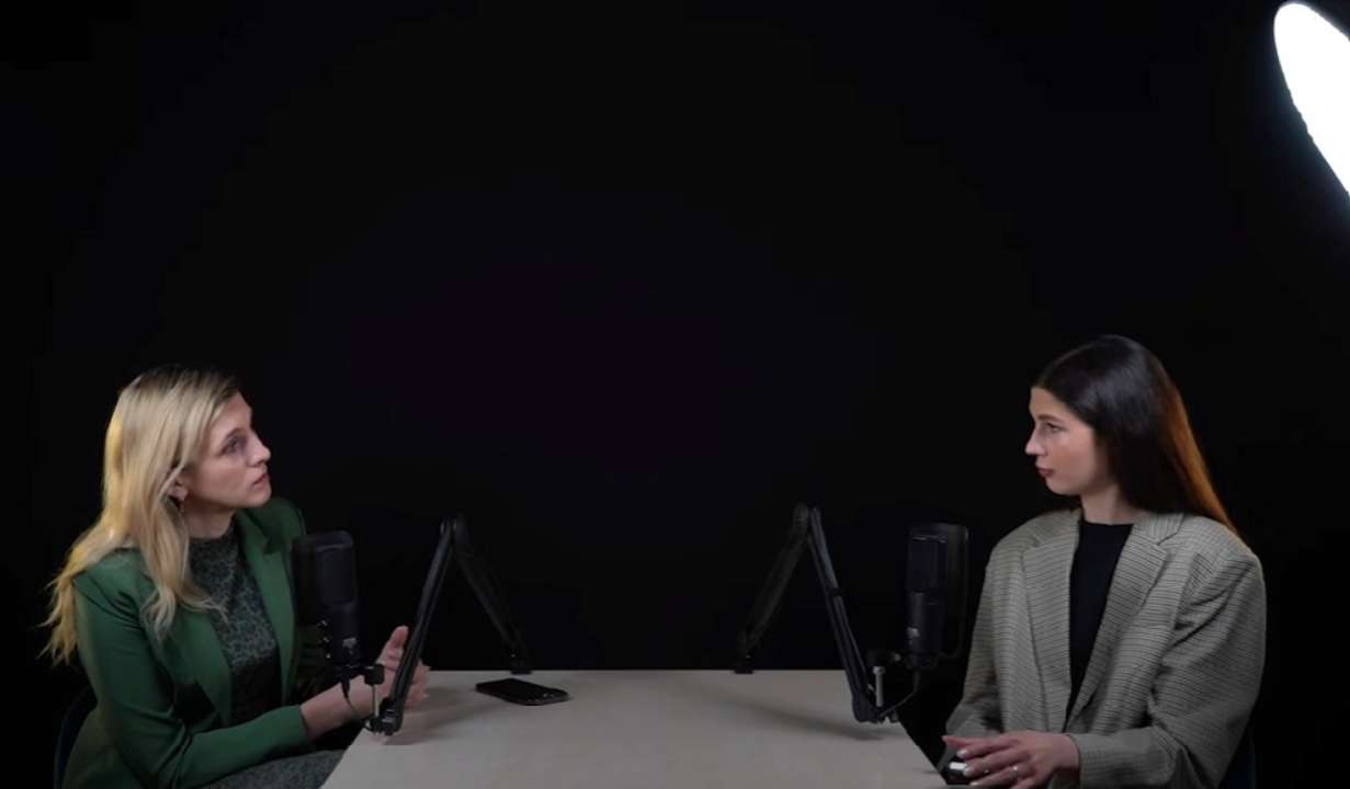 Свіжий випуск проєкту "Поговоримо". Скриншот відео проєкт поговоримо усиновлення в україні