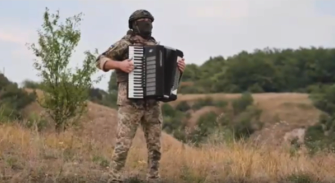 26-та артилерійська бригада створює музику / Скріншот з відеоролика 26-та артилерійська бригада створює музику