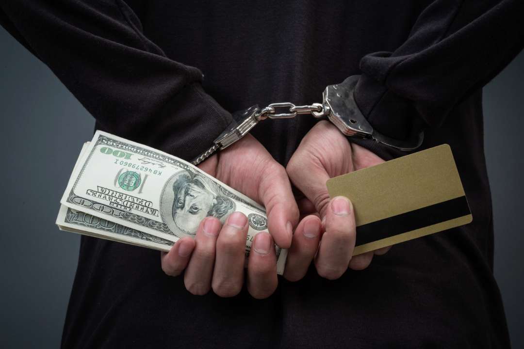 Первая громкая победа: суд наказал экс-директора по новым правилам борьбы с коррупцией / Фото: Freepik Первая громкая победа: суд наказал экс-директора по новым правилам борьбы с коррупцией