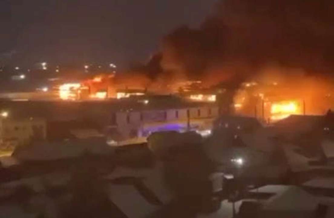 На россии сгорел стратегически важный военный объект в Новосибирске/Фото: скрин В Новосибирске сгорел не обычный склад, а военный объект — ЦПД