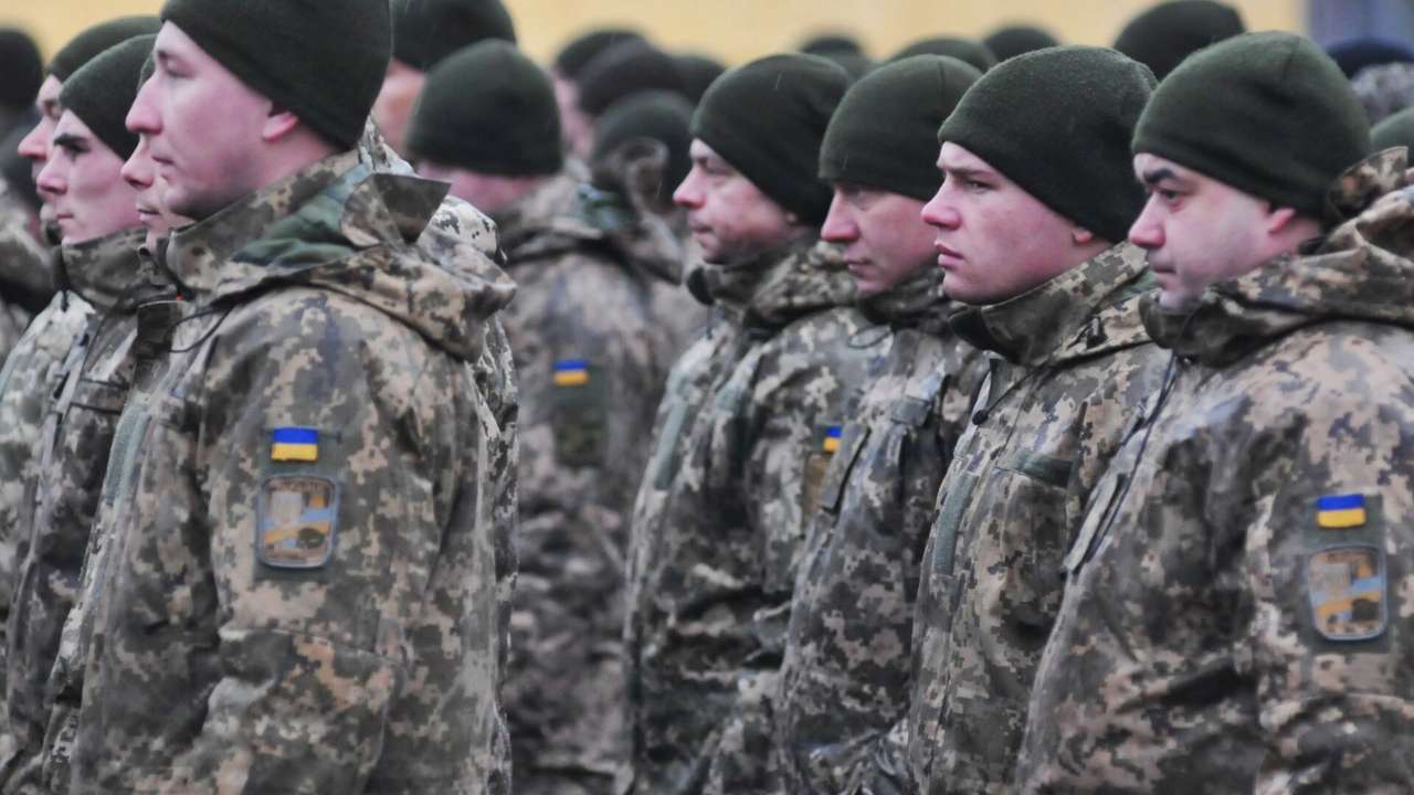 Військові