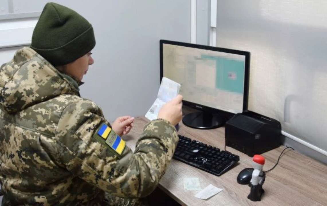 У ДПСУ розповіли, скільки чоловіків виїжджає щодня з України / Фото: facebook.com/zahidnuy_kordon У ДПСУ розповіли, скільки чоловіків виїжджає щодня з України / Фото: facebook.com/zahidnuy_kordon
