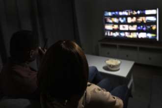 5 млн нових передплатників Netflix у третьому кварталі / Фото: freepik Netflix набирає обертів: 5 мільйонів нових підписників та рекордні доходи