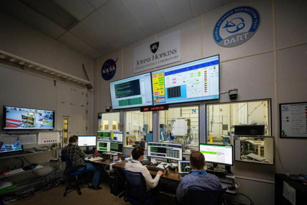 NASA начинает первую в истории миссию по изменению орбиты астероида