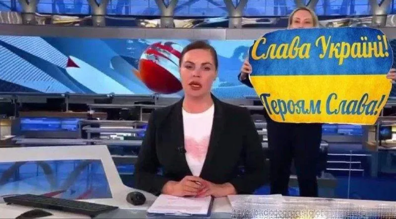 В Сети высмеяли антивоенный протест на "Первом канале"/Фото: Facebook В Сети высмеяли антивоенный протест на "Первом канале"