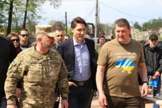 В Украину прибыл премьер-министр Канады Трюдо. Фото: Телеграм-канал Громадське Трюдо в Ирпене