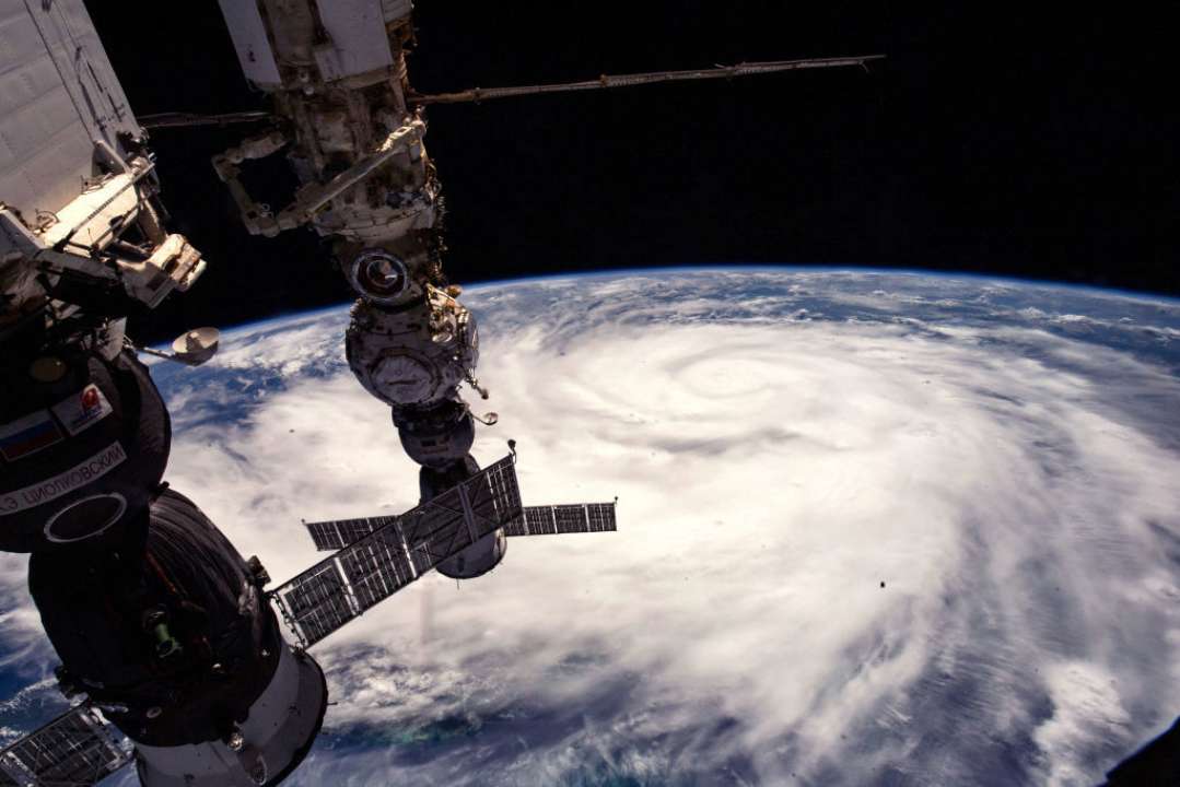 Космический корабль NASA сделал новые снимки Луны и Земли/Фото: Getty Images В NASA показали новые впечатляющие снимки Луны и Земли