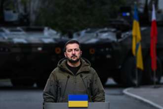 Президент Украины ввел в действие санкции против партий и олигархов россии. Фото: GettyImages/Автор- Omar Marques санкции зеленский