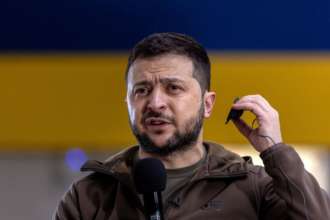 Потрібно, щоб на лаві підсудних опинилися замовники: Зеленський про вердикт Гаазького суду/Фото: Getty Images Потрібно, щоб на лаві підсудних опинилися замовники: Зеленський про вердикт Гаазького суду/Фото: Getty Images