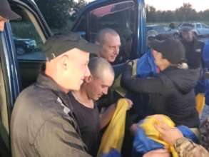 Українці, звільнені з полону 25 червня/Фото: Володимир Зеленський Українці, звільнені з полону 25 червня/Фото: Володимир Зеленський