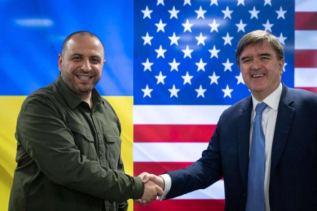 Министр обороны Украины Рустем Умеров провел встречу с помощником государственного секретаря США/Фото: ministry_of_defense_ua Украина готова вкладывать в общие оборонные предприятия - Умеров встретился с Джеймсом О'Брайеном