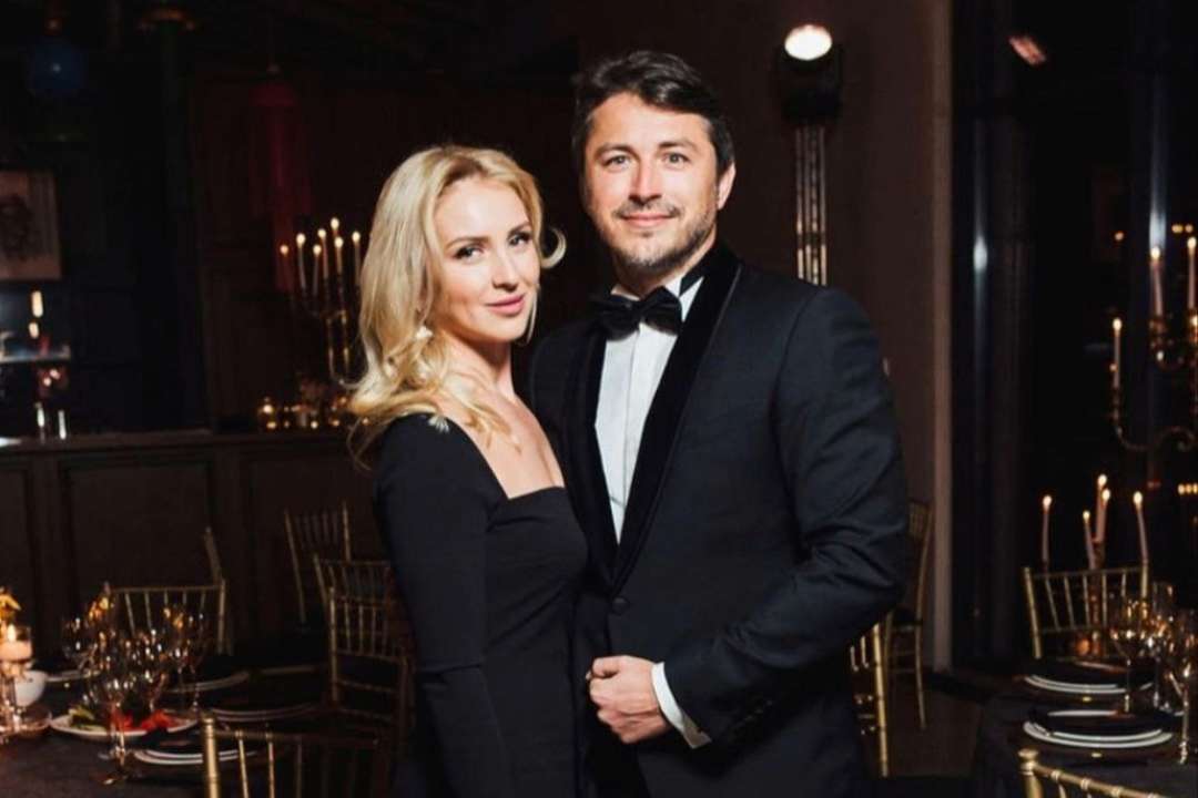Притула привітав дружину з річницею весілля / Фото: Instagram/siriy_ua "Ділити навпіл біль не менш важливо, аніж радість": Притула привітав дружину з 9-ю річницею весілля