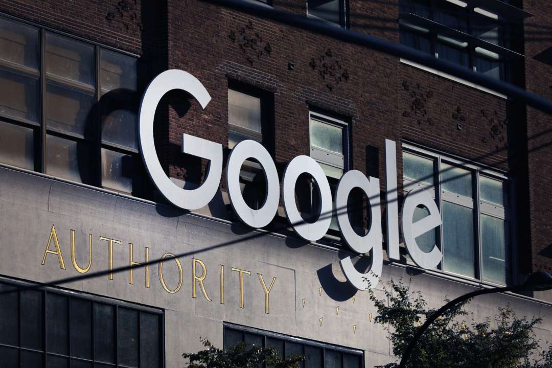 Фото: Getty Images Система Google Pay дозволила користувачам переказувати гроші в інші країни
