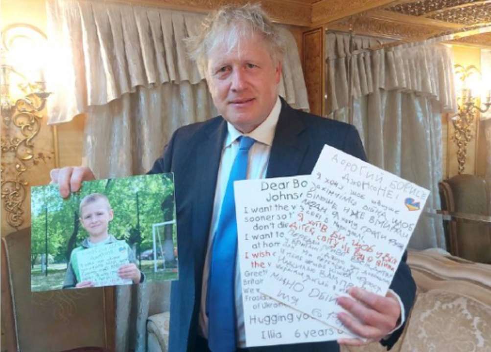 6-летний мальчик из Мариуполя написал письмо Борису Джонсону