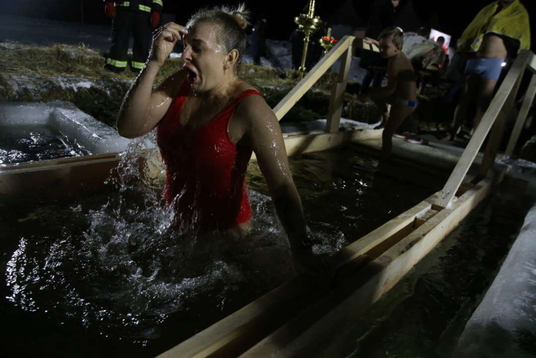 Українцям нагадали про правильні традиції на Водохреща/Фото: Getty Images