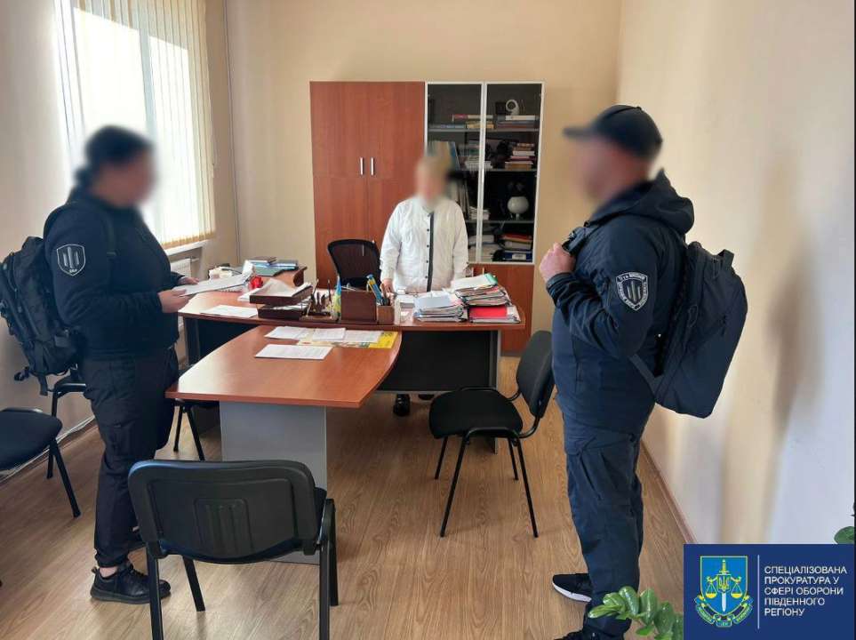 Вилучено медичну документацію щодо осіб, які могли незаконно оформити групи інвалідності, а також грошові кошти в сумі $74 тис. і 12,5 тис. грн