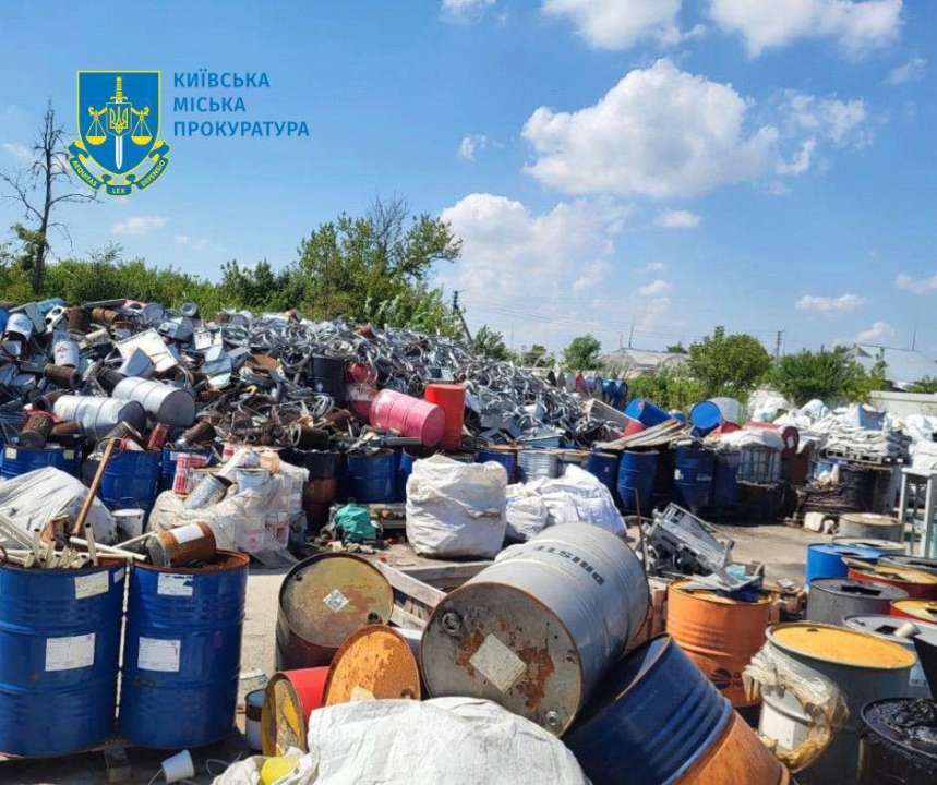Фото: ТГ-канал Офіс Генерального прокурора На Київщині влаштовані сміттєзвалища небезпечних відходів — винним повідомлено про підозру