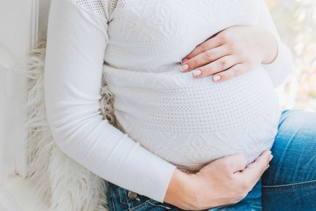 В Австралії жінка стала сурогатною матір'ю для власного онука/Фото: Unsplash В Австралії жінка стала сурогатною матір'ю для власного онука