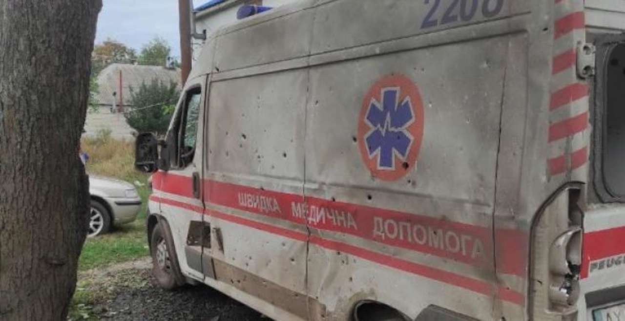 Окупанти обстріляли медиків