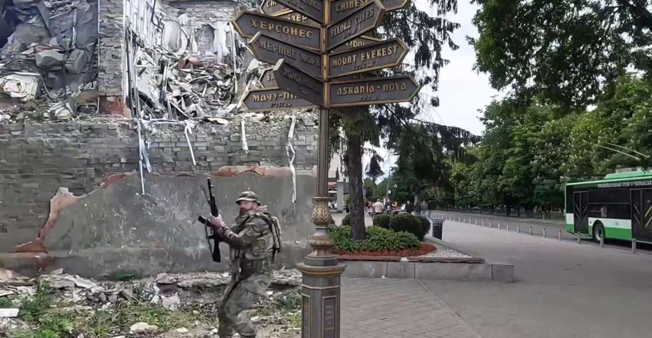 Тонкая грань: Как жить в тылу, помня о войне