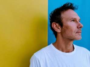 Святослав Вакарчук/Фото: Instagram sviatoslav.vakarchuk Святослав Вакарчук растрогал поклонников редкими фото с мамой и воспоминаниями о Мукачево