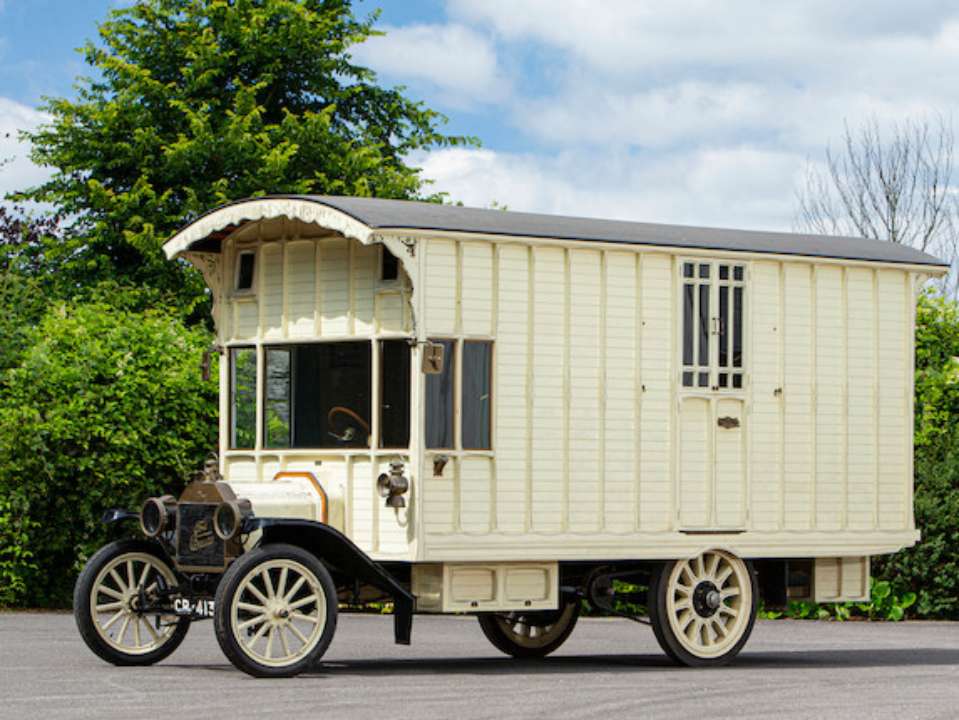 На аукцион выставили дом на колесах 1914 года/Фото: Bonhams Bonhams