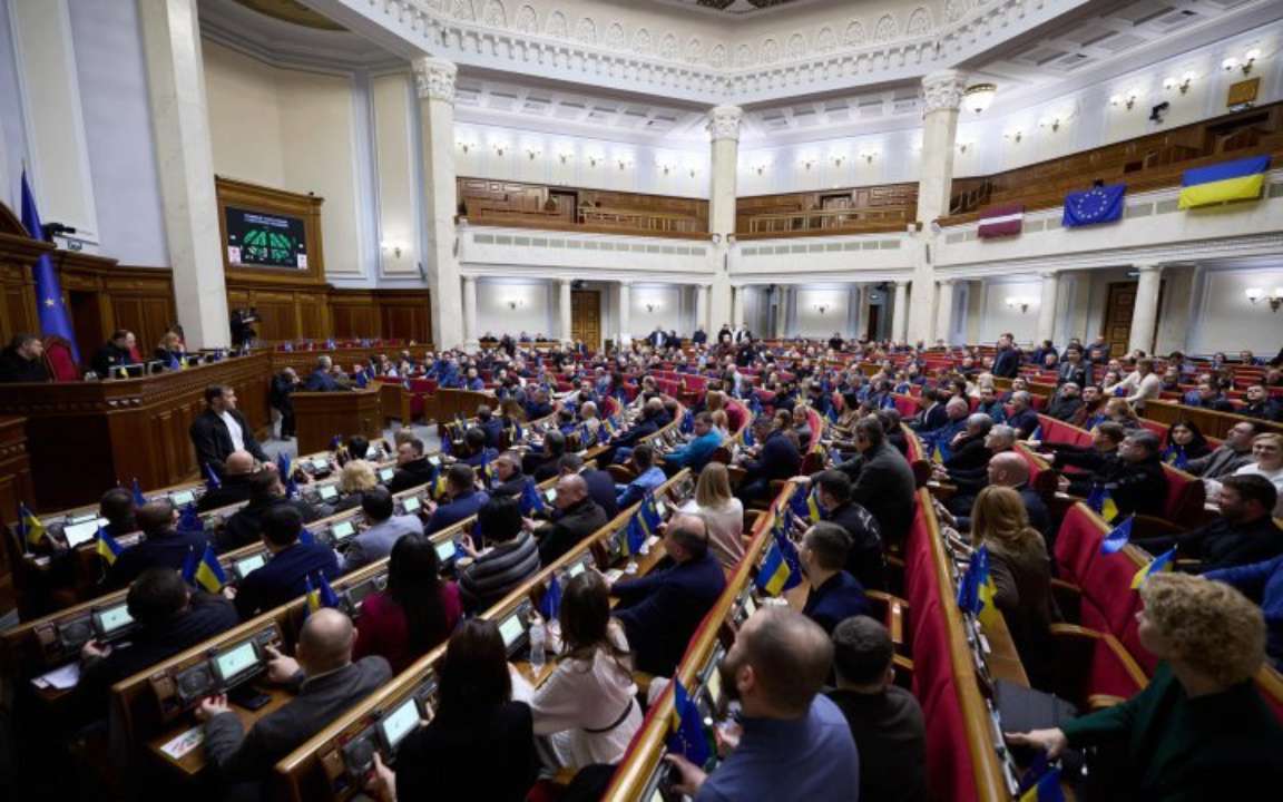 17 нардепів від "Слуги народу" написали заяви про складання мандата – Арахамія