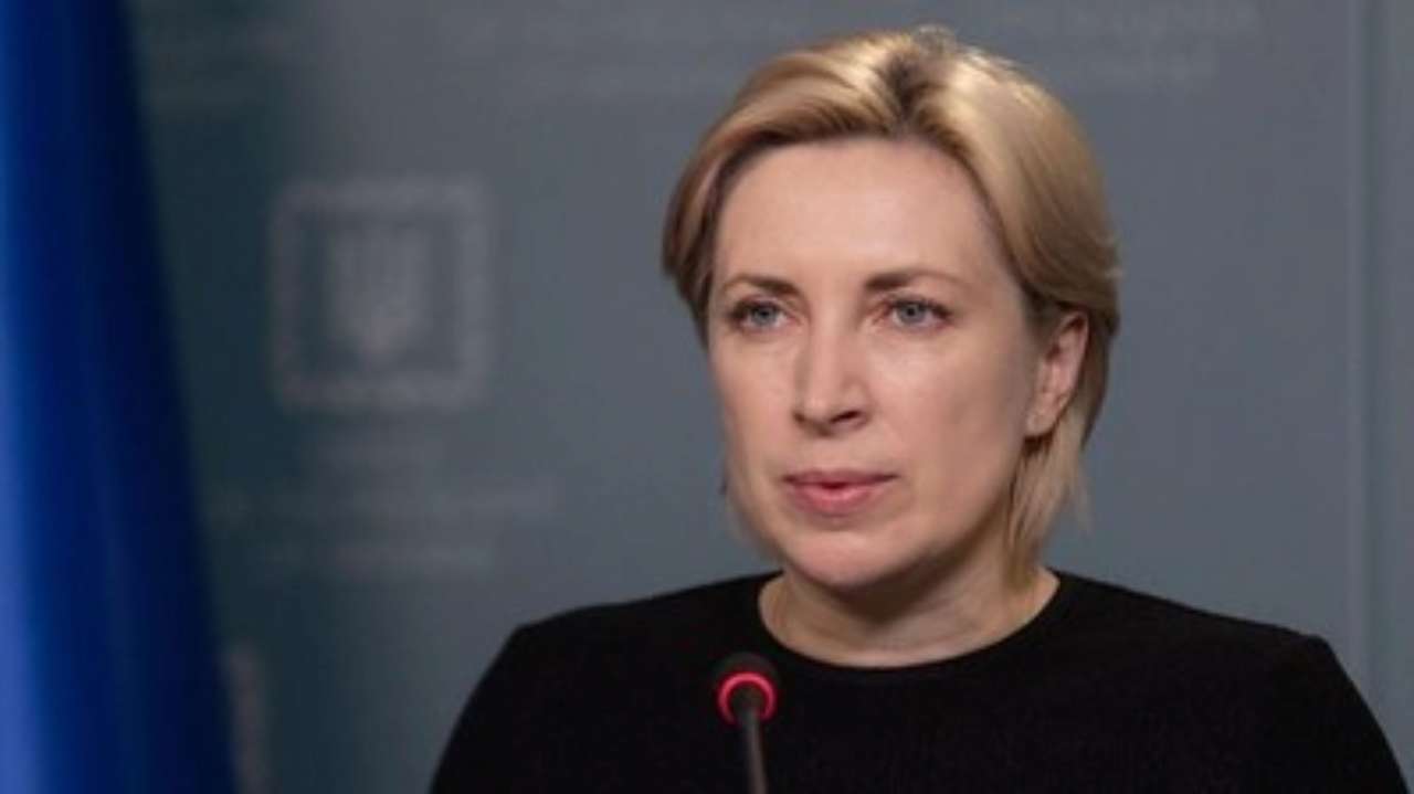 Как должна предоставляться отсрочка от военного учета при зачислении в зарубежное учебное заведение