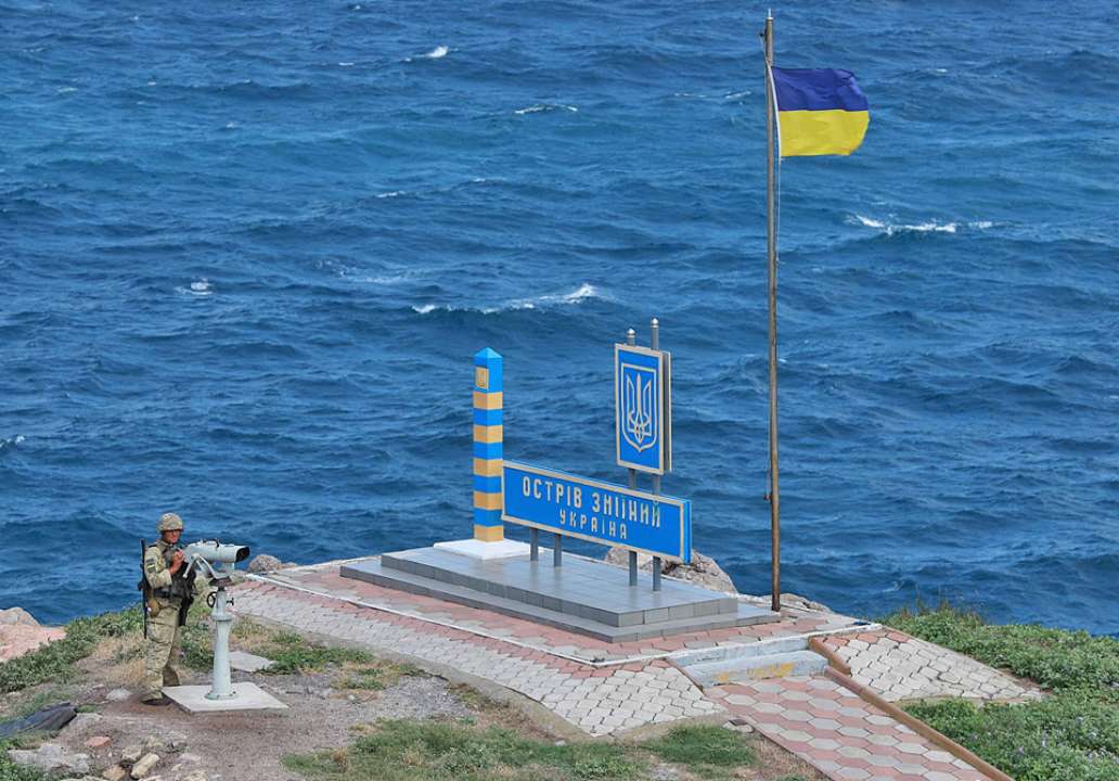 Фото: novynarnya.com Пограничники с острова Змеиный живы и находятся в плену – ВМС ВСУ
