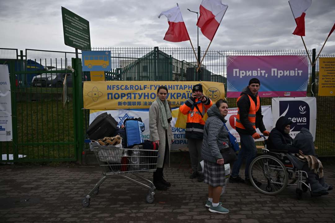 В ООН назвали количество людей, которые были вынуждены покинуть Украину из-за войны/Фото: Getty Images Беженцы