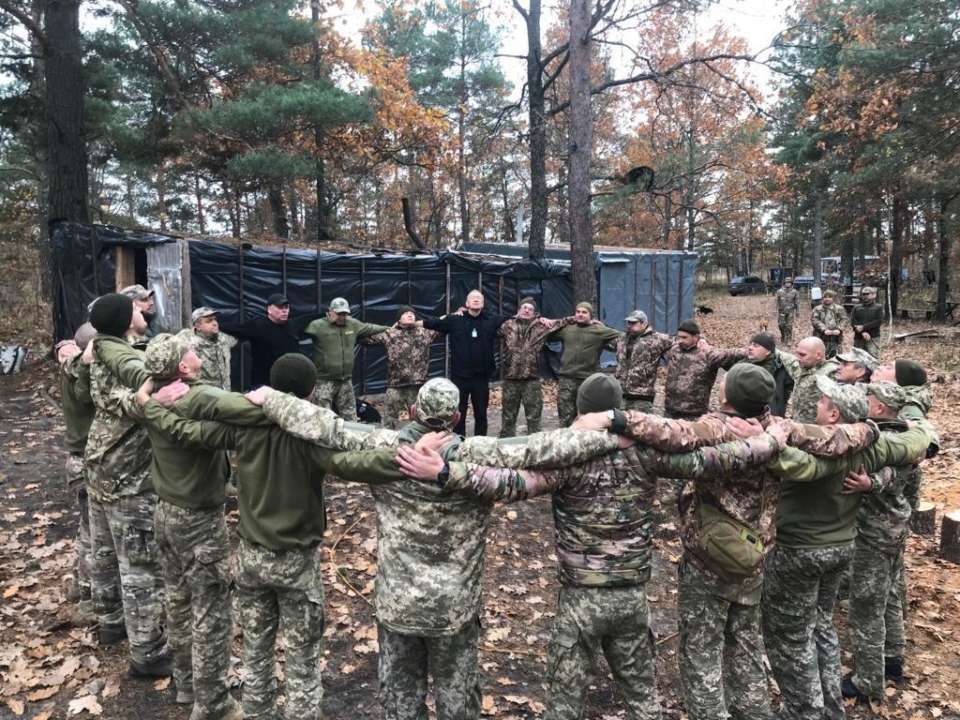 Психологічна реабілітація військовослужбовців: що це таке та як проєкт реалізовується в Україні