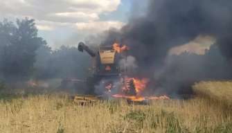 Росіяни обстріляли комбайн на Сумщині. Архівне фото комбайн на сумщині