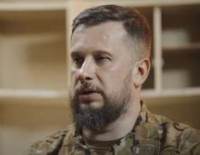 Засновник полку "Азов" поділився подробицями прориву блокади Маріуполя. Фото: Скріншот з відео Білецький про Маріуполь