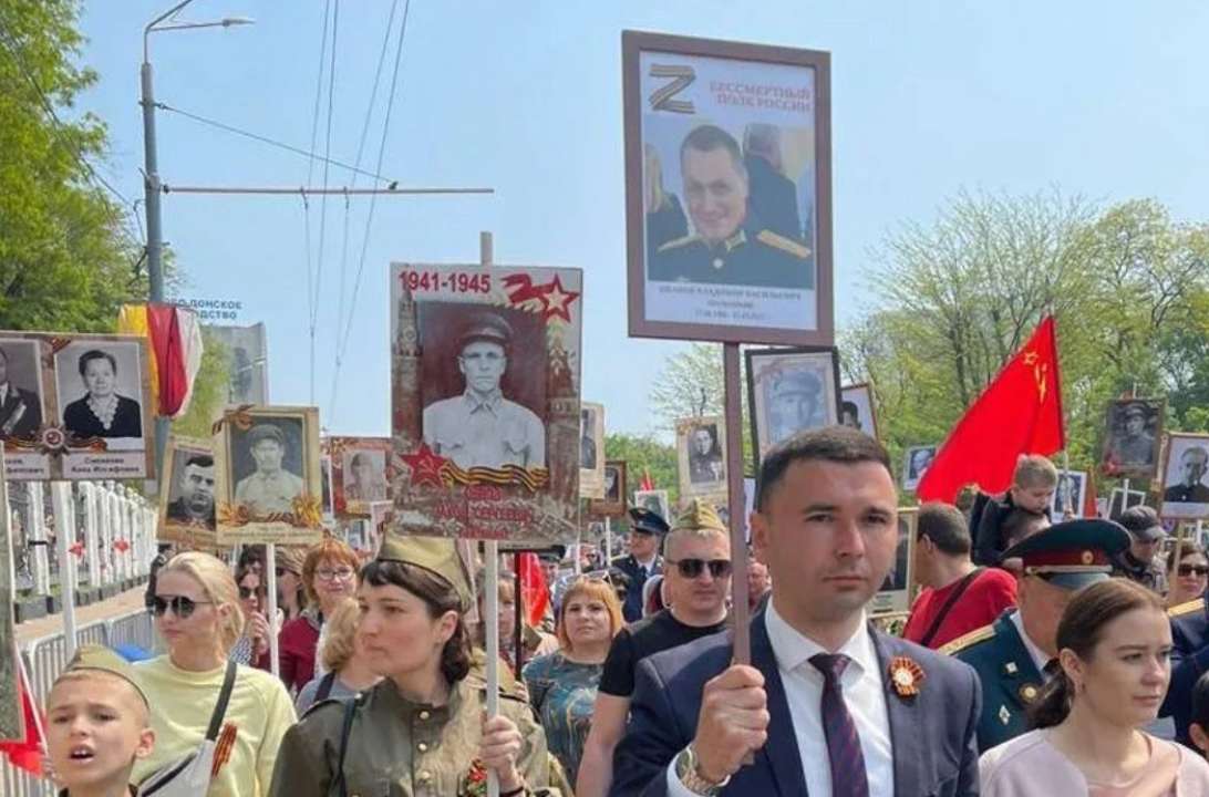 В Украине ликвидировали полковника Владимира Иванова (фото на плакате). Фото: Телеграмм-канал Поддубного Владимир Иванов
