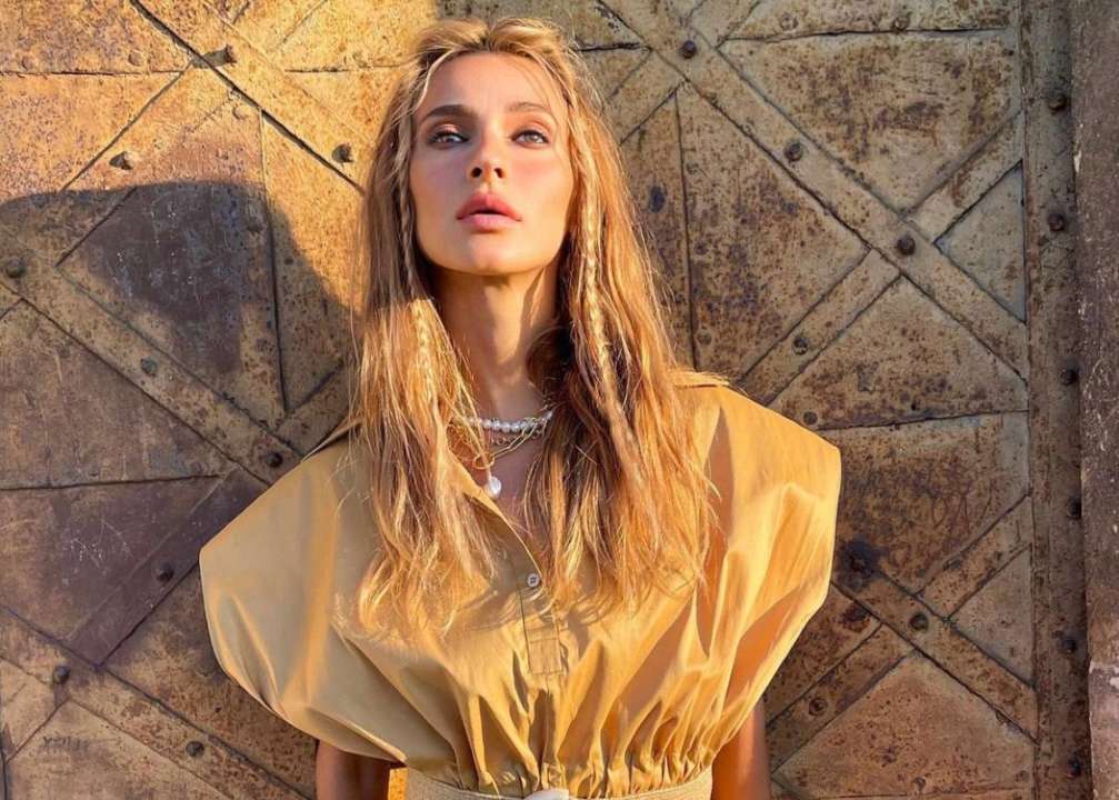 "Наречена?": TAYANNA спантеличила шанувальників знімком у весільній сукні