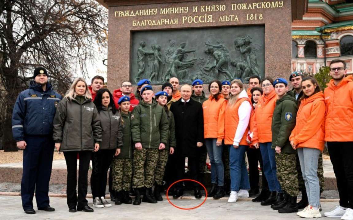 Путин пришел на встречу к детям на высоких каблуках/Фото: Telegram