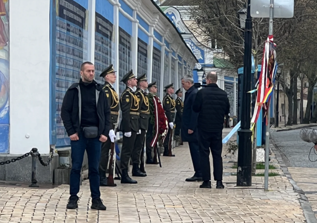 В Киев прибыл глава НАТО Йенс Столтенберг / Фото: twitter.com/KyivIndependent В Киев прибыл глава НАТО Йенс Столтенберг / Фото: twitter.com/KyivIndependent